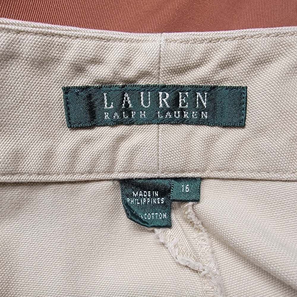 LAUREN RALPH LAUREN LADIES KHAKI SHORTS - Picture 3 of 4